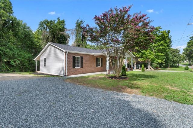 1266 E Holly Grove Road, Lexington, NC 27292
