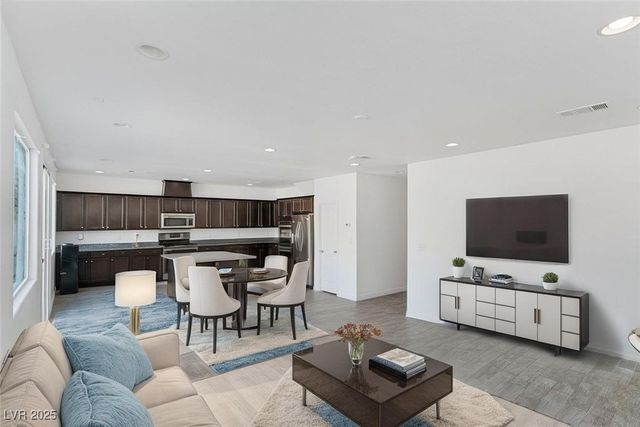 2006 Mona Faye Court, Las Vegas, NV 89123