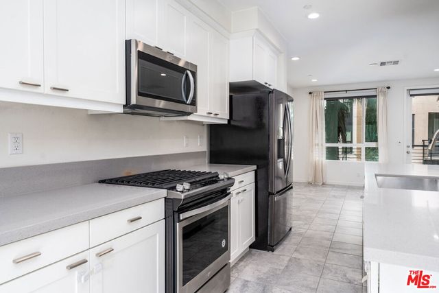 2850 N Glassell Street, Orange, CA 92865