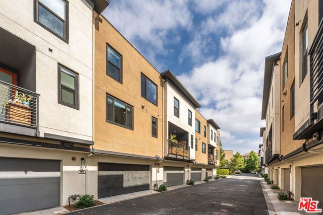 2850 N Glassell Street, Orange, CA 92865