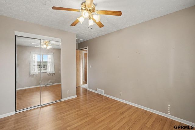 10016 P Street, Omaha, NE 68127