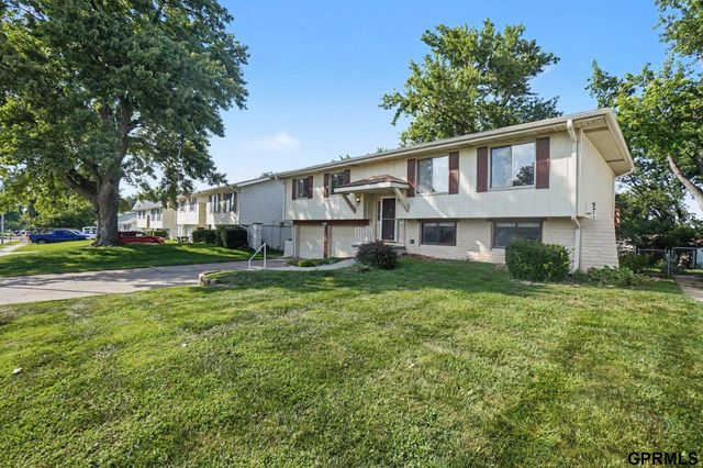 10016 P Street, Omaha, NE 68127