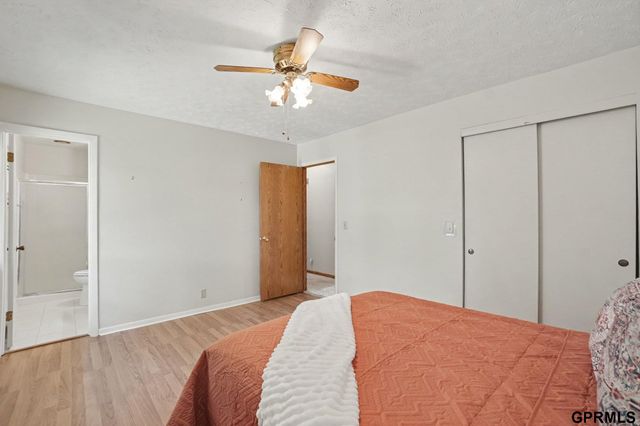 10016 P Street, Omaha, NE 68127