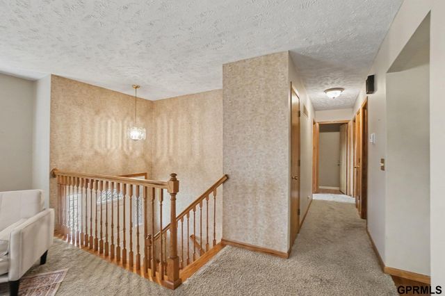 10016 P Street, Omaha, NE 68127