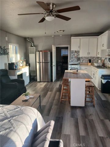 21025 Medford Way, Apple Valley, CA 92308