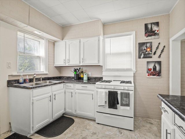 1546 W Grand Avenue, Beloit, WI 53511