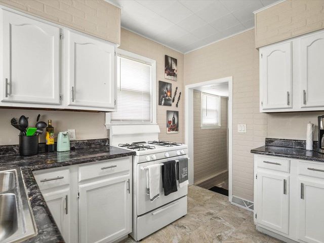 1546 W Grand Avenue, Beloit, WI 53511