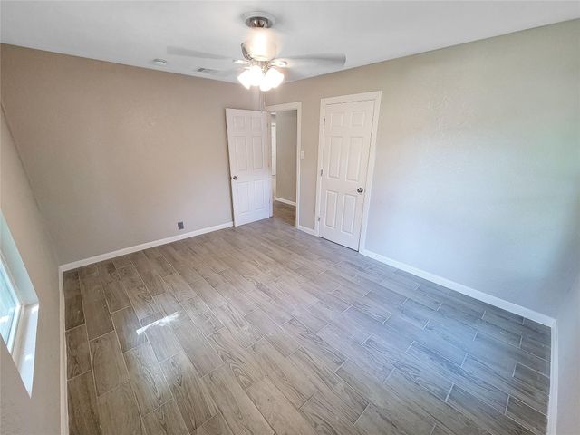 121 Wisteria Street, Lake Jackson, TX 77566