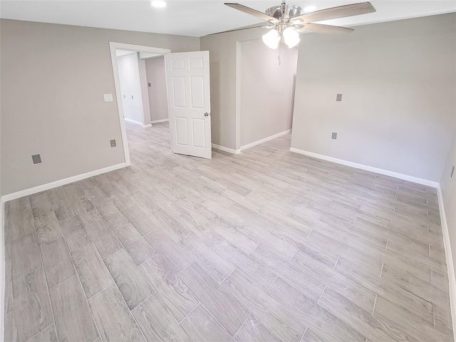 121 Wisteria Street, Lake Jackson, TX 77566
