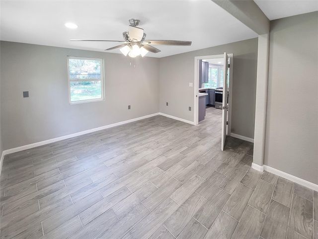 121 Wisteria Street, Lake Jackson, TX 77566