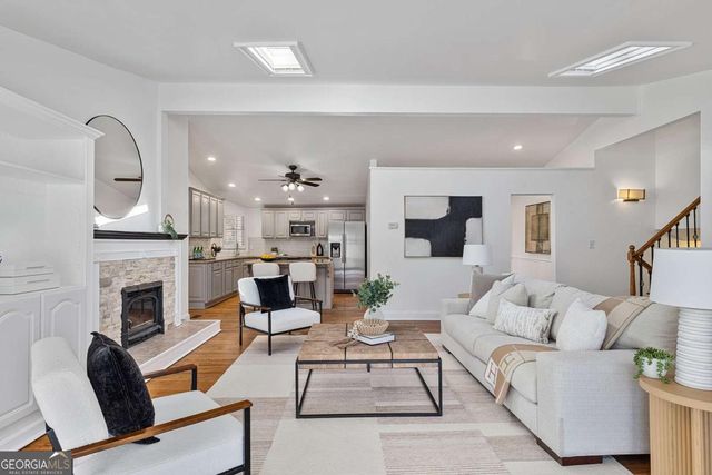 565 Timberland Drive, Atlanta, GA 30342