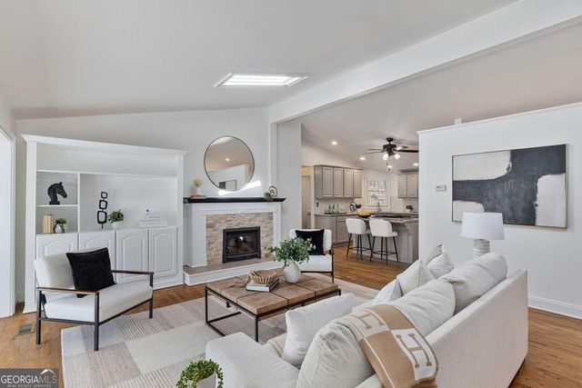 565 Timberland Drive, Atlanta, GA 30342