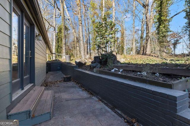 565 Timberland Drive, Atlanta, GA 30342