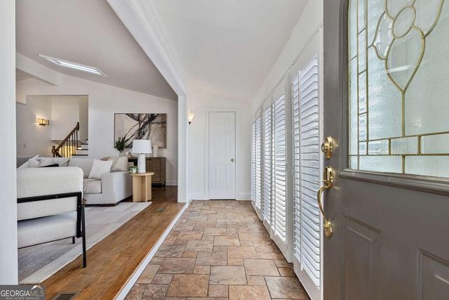 565 Timberland Drive, Atlanta, GA 30342