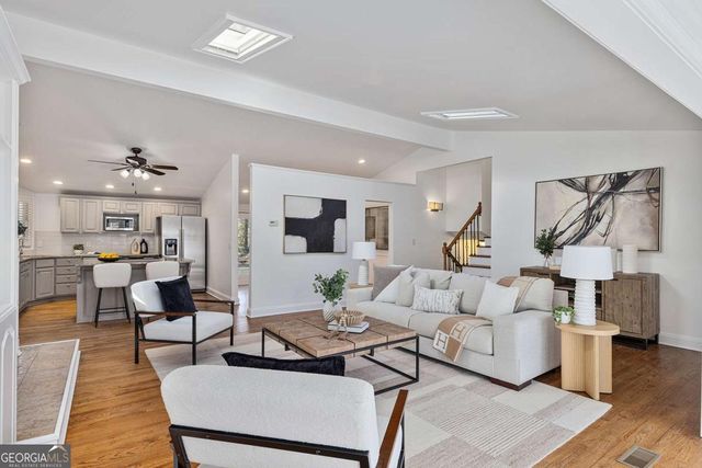 565 Timberland Drive, Atlanta, GA 30342