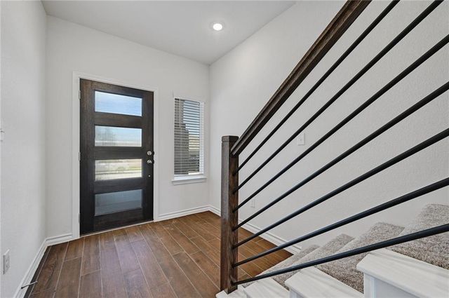 806 Pepperbark LOOP, Buda, TX 78610