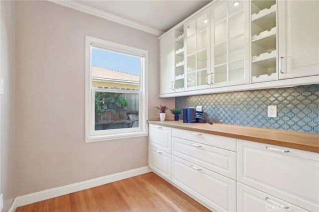 5513 Cartwright Avenue, North Hollywood, CA 91601