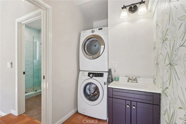 5513 Cartwright Avenue, North Hollywood, CA 91601