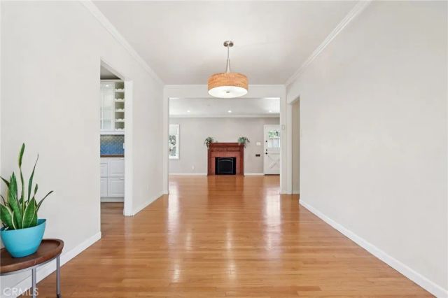 5513 Cartwright Avenue, North Hollywood, CA 91601