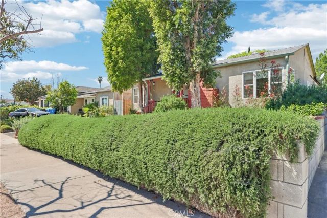 5513 Cartwright Avenue, North Hollywood, CA 91601