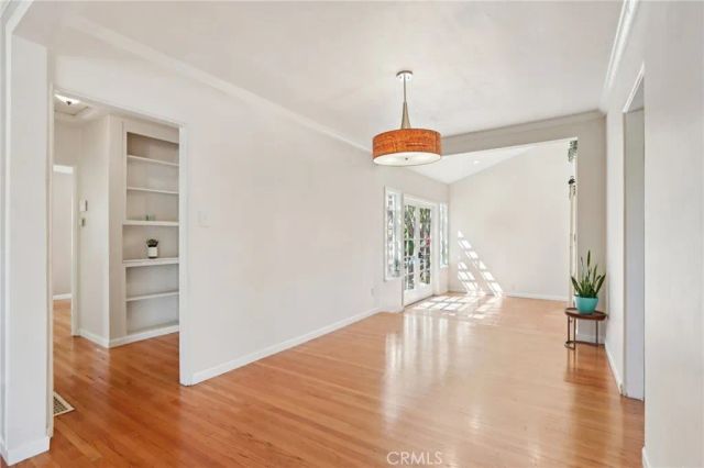 5513 Cartwright Avenue, North Hollywood, CA 91601