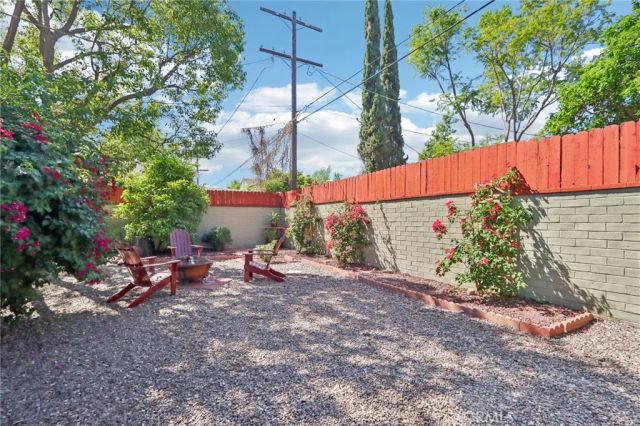 5513 Cartwright Avenue, North Hollywood, CA 91601