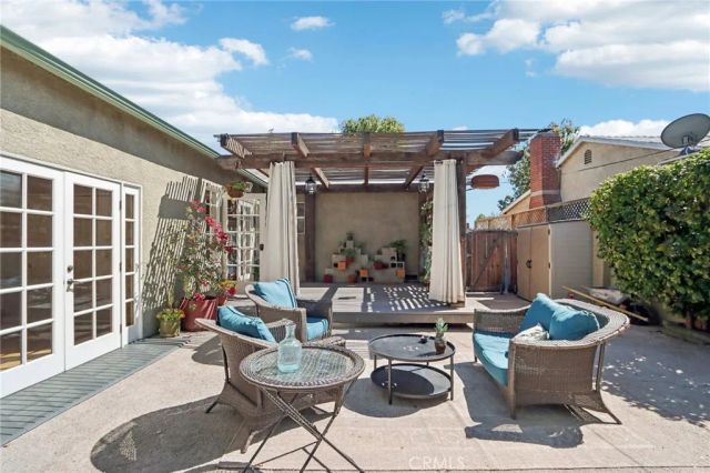 5513 Cartwright Avenue, North Hollywood, CA 91601