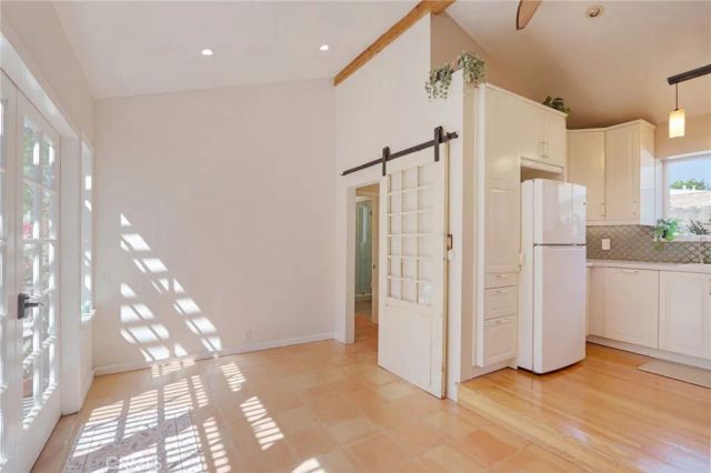 5513 Cartwright Avenue, North Hollywood, CA 91601