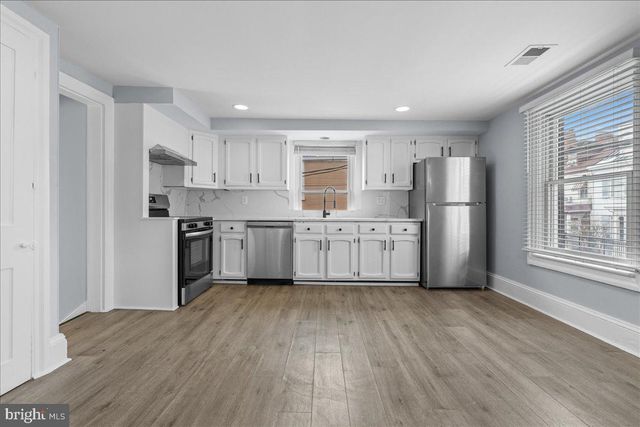 9 W BRIDGE ST, New Hope, PA 18938