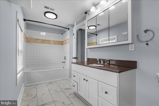 9 W BRIDGE ST, New Hope, PA 18938