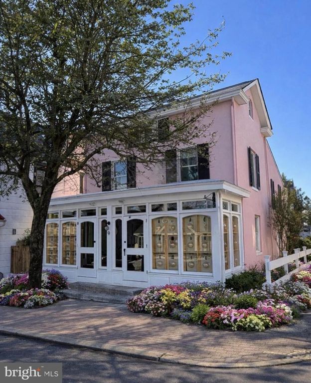 9 W BRIDGE ST, New Hope, PA 18938
