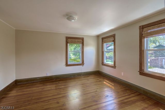 16 William St, Tewksbury Twp., NJ 08858