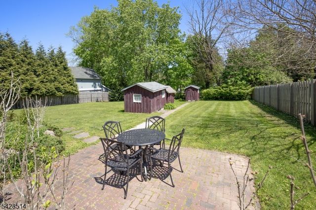 16 William St, Tewksbury Twp., NJ 08858