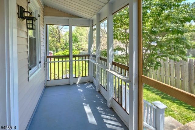 16 William St, Tewksbury Twp., NJ 08858