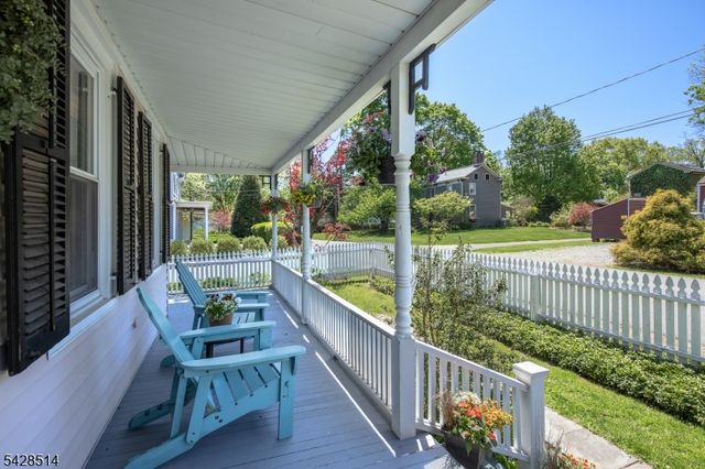 16 William St, Tewksbury Twp., NJ 08858