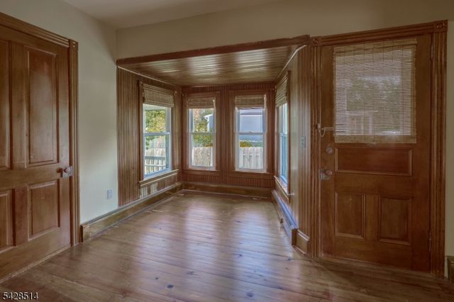 16 William St, Tewksbury Twp., NJ 08858