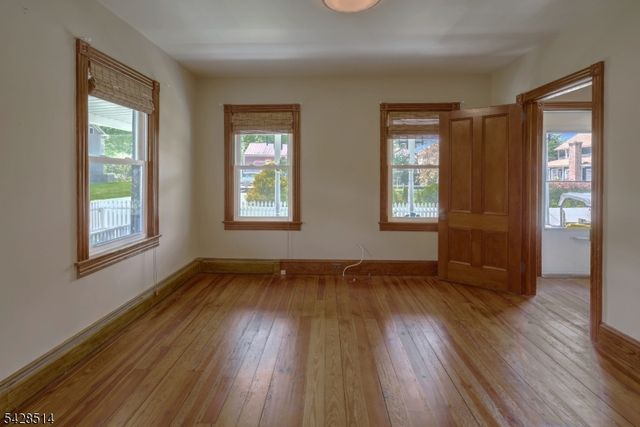 16 William St, Tewksbury Twp., NJ 08858