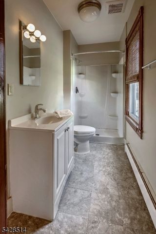 16 William St, Tewksbury Twp., NJ 08858