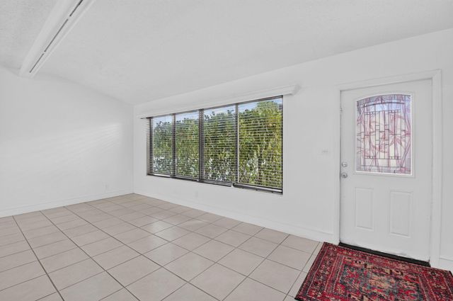 424 NW 12th Avenue, Boca Raton, FL 33486