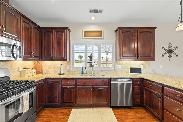 2494 Ross Dr, Valley Springs, CA 95252