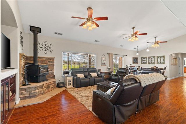 2494 Ross Dr, Valley Springs, CA 95252