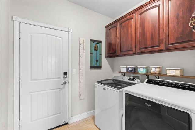 2494 Ross Dr, Valley Springs, CA 95252