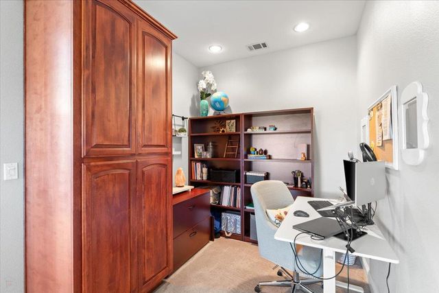 2494 Ross Dr, Valley Springs, CA 95252