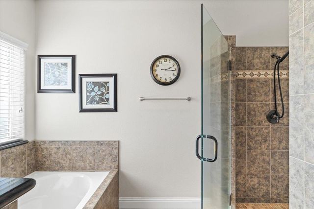 2494 Ross Dr, Valley Springs, CA 95252