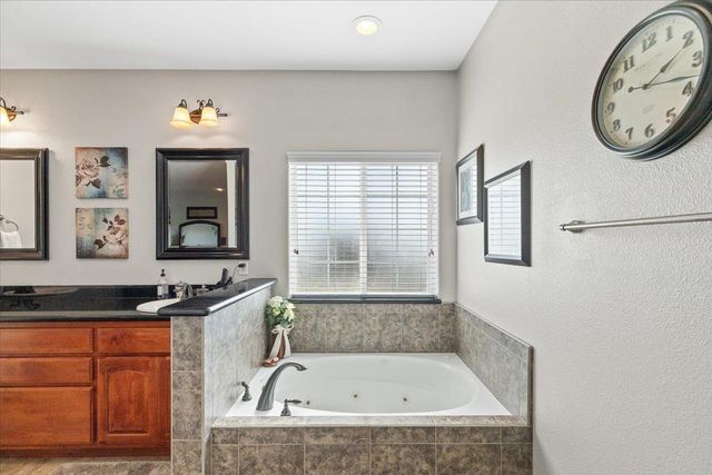 2494 Ross Dr, Valley Springs, CA 95252