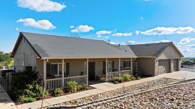 2494 Ross Dr, Valley Springs, CA 95252