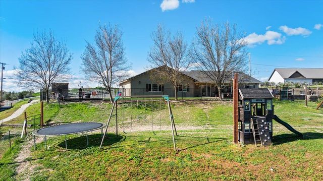 2494 Ross Dr, Valley Springs, CA 95252