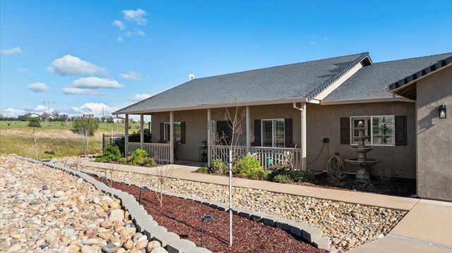 2494 Ross Dr, Valley Springs, CA 95252