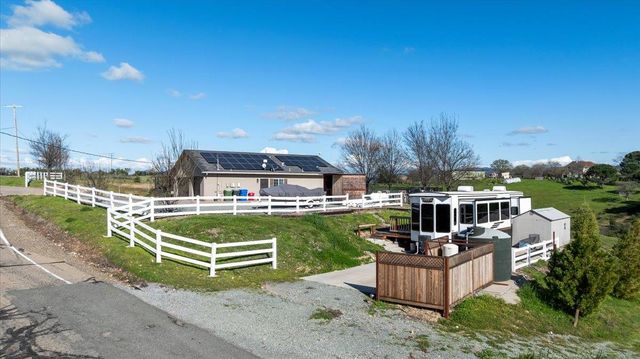 2494 Ross Dr, Valley Springs, CA 95252