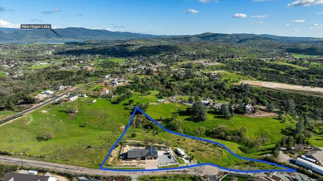 2494 Ross Dr, Valley Springs, CA 95252